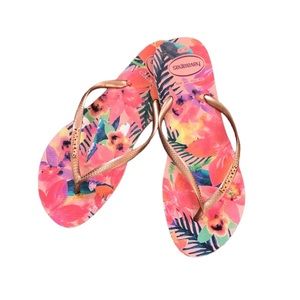 Havaianas tropical print flip flops